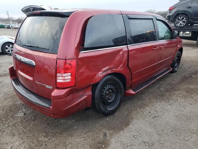 2009 Chrysler Town & Country LX