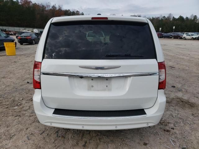 2013 Chrysler Town & Country Touring L