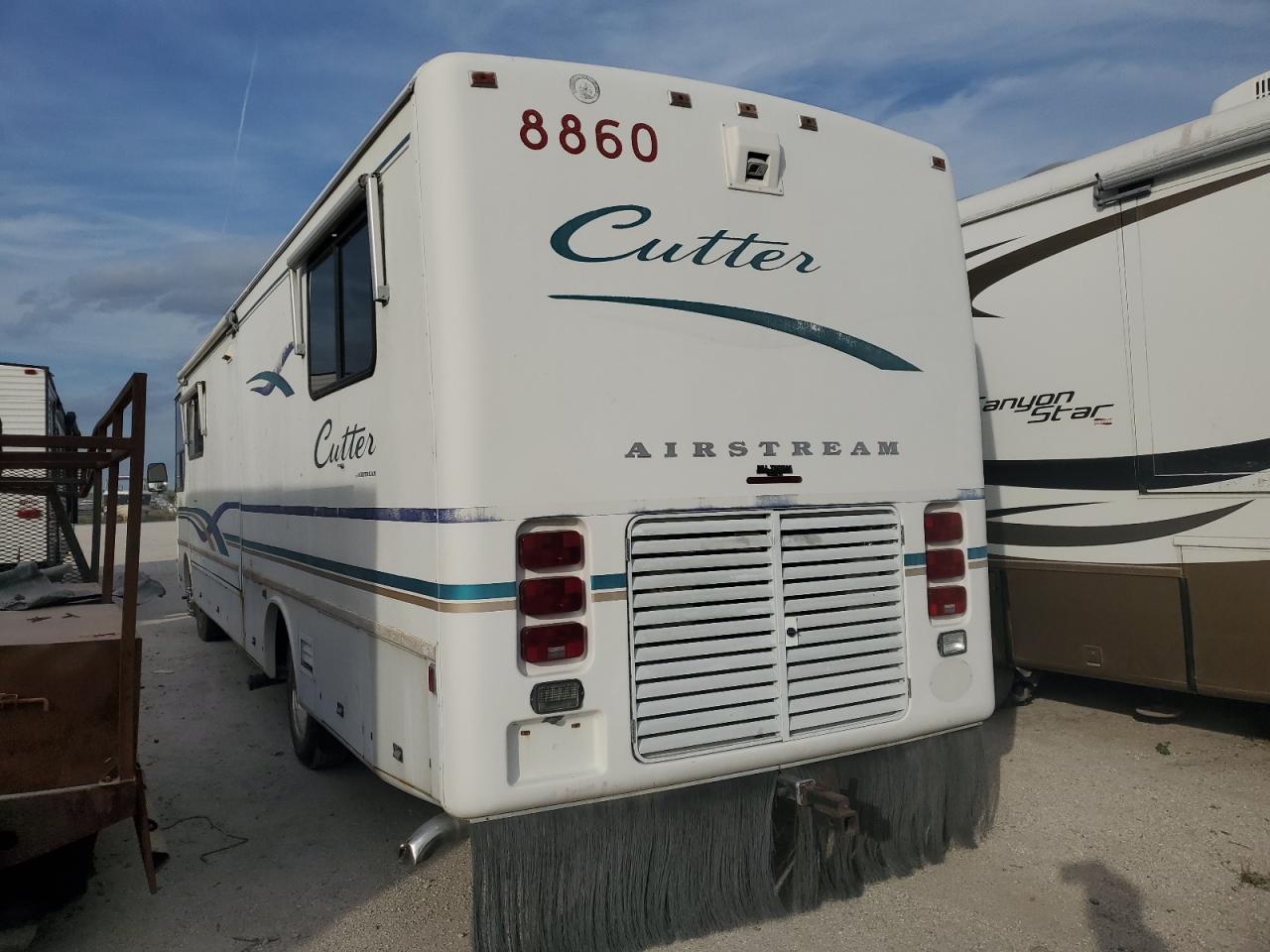 1997 Freightliner Chassis X Line Motor Home