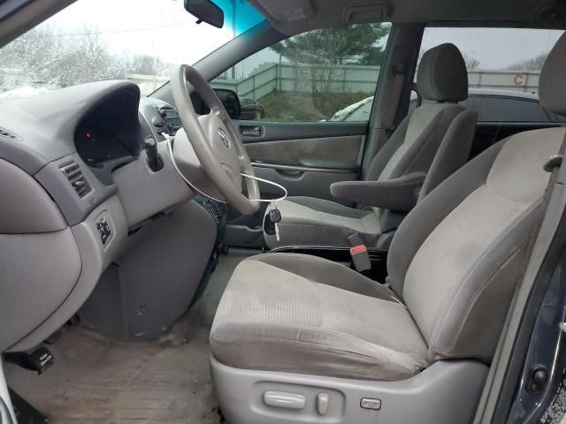 2009 Toyota Sienna CE