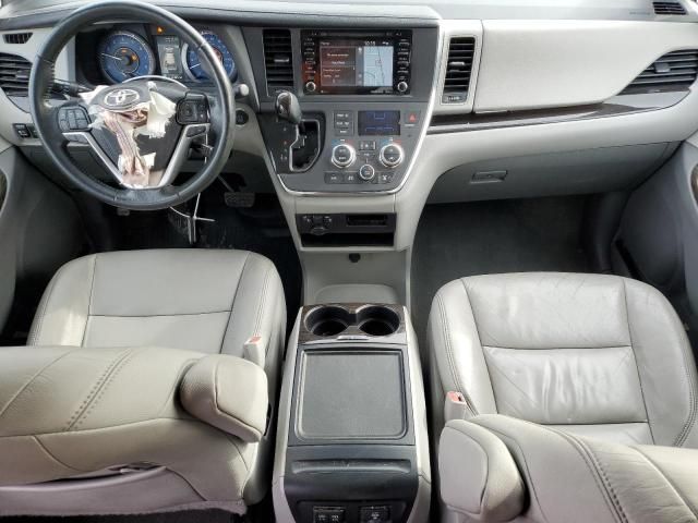 2019 Toyota Sienna XLE