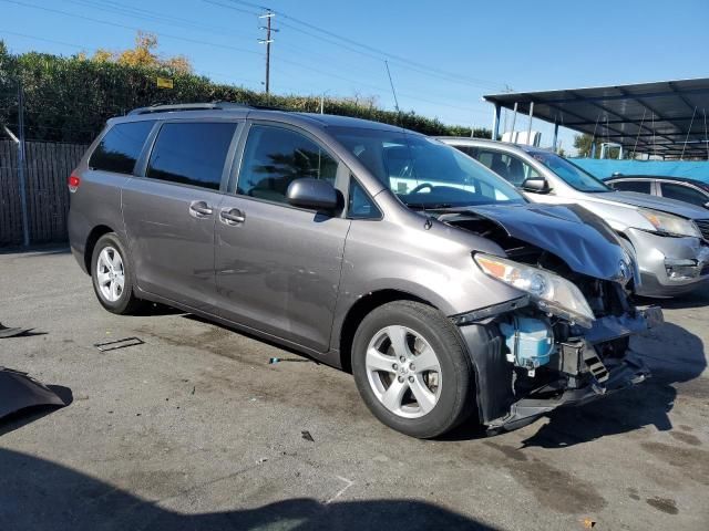 2014 Toyota Sienna LE