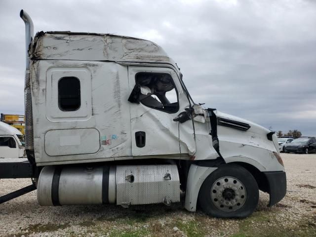 2019 Freightliner Cascadia 126