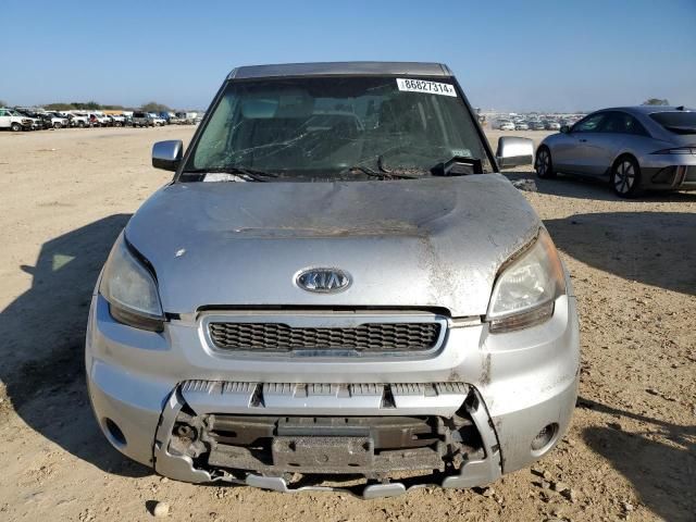 2011 KIA Soul +