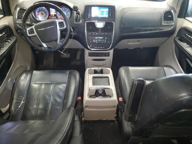 2011 Chrysler Town & Country Touring L