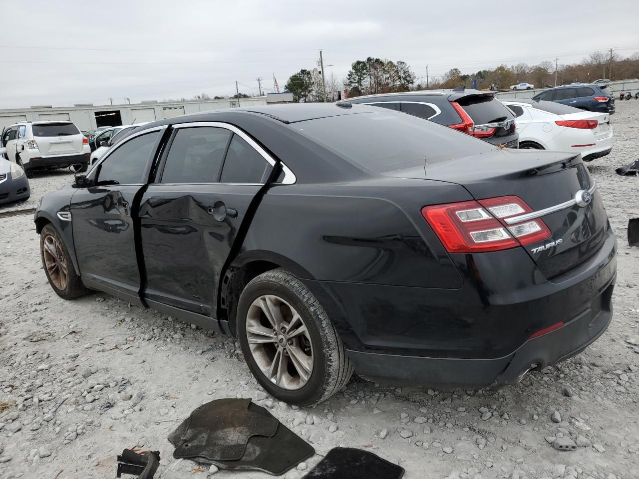 2018 Ford Taurus se