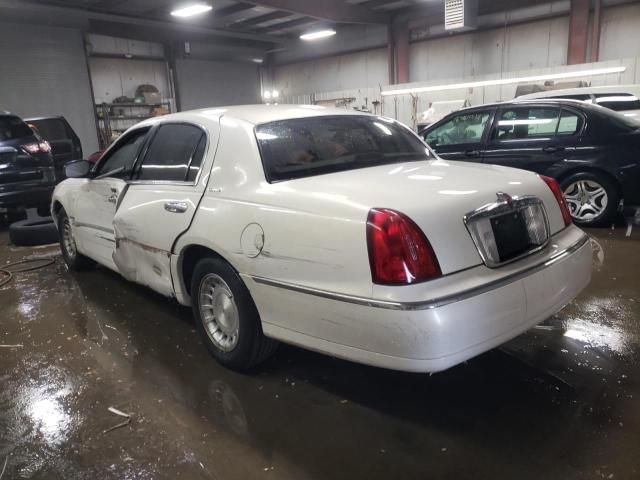 2002 Lincoln Town Car Signature