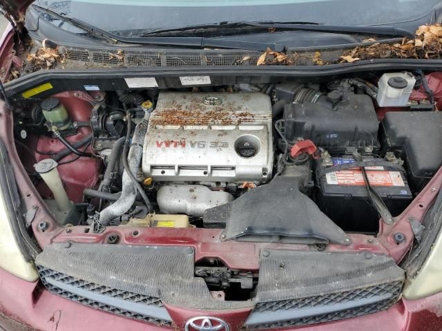 2004 Toyota Sienna XLE