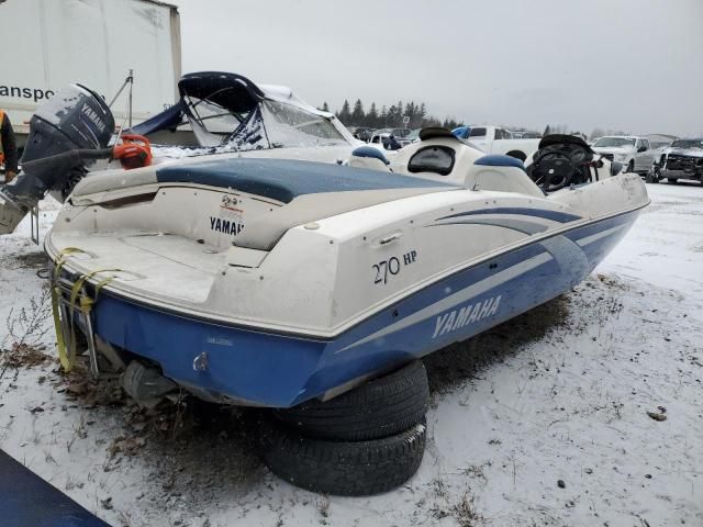 2002 Yamaha Boat