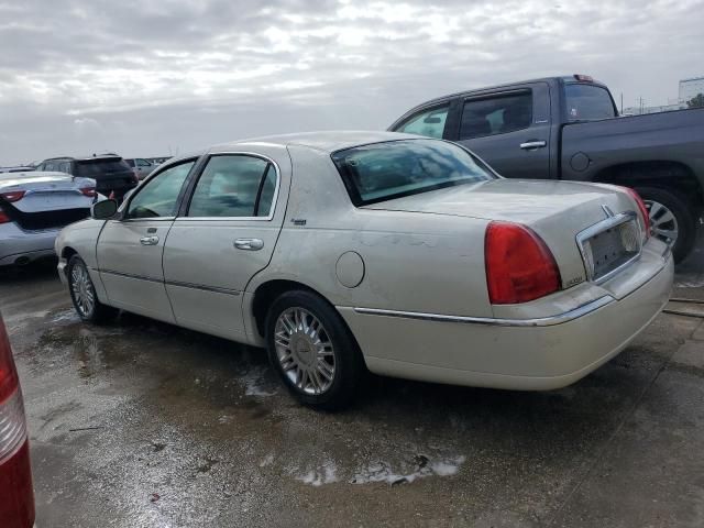 2006 Lincoln Town Car Signature Limited