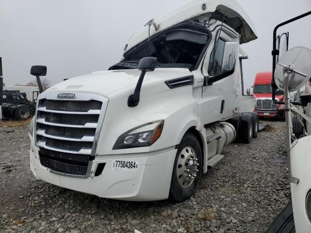 2019 Freightliner Cascadia 126