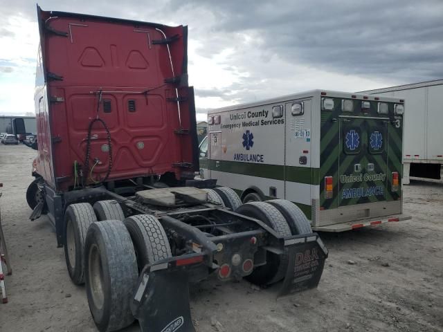 2015 Freightliner Cascadia 125