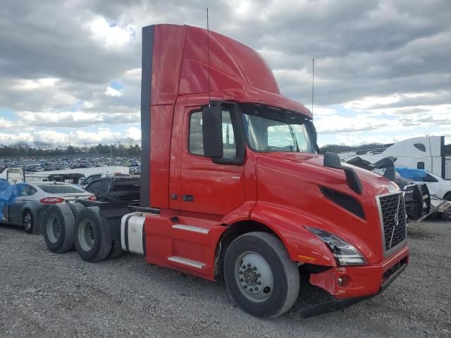 2020 Volvo VNR