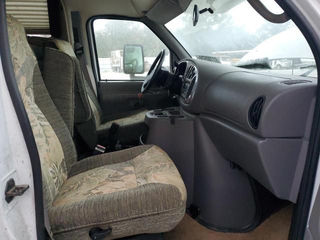 2001 Ford Econoline E450 Super Duty Cutaway Van