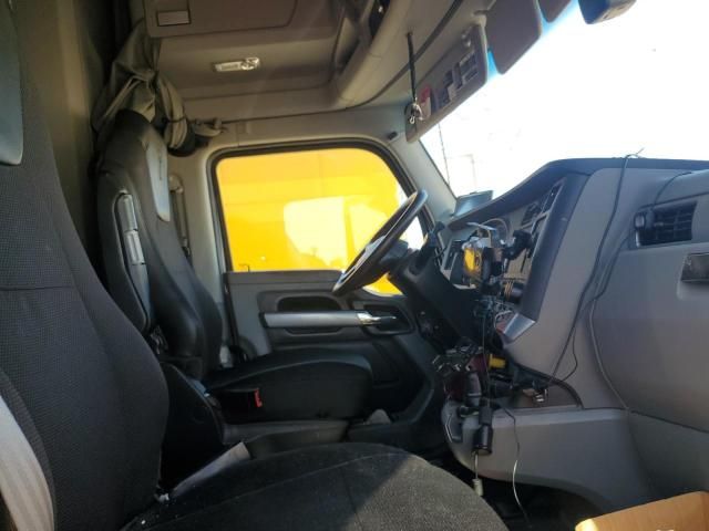 2020 Kenworth Construction T680