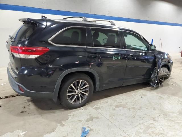 2017 Toyota Highlander SE