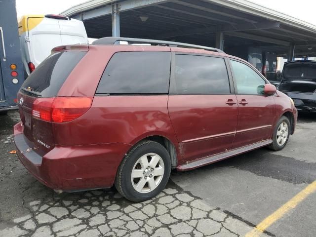 2004 Toyota Sienna XLE