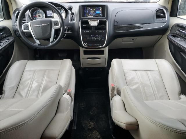 2012 Chrysler Town & Country Touring