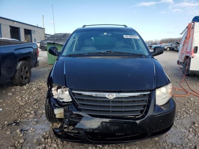 2005 Chrysler Town & Country Touring