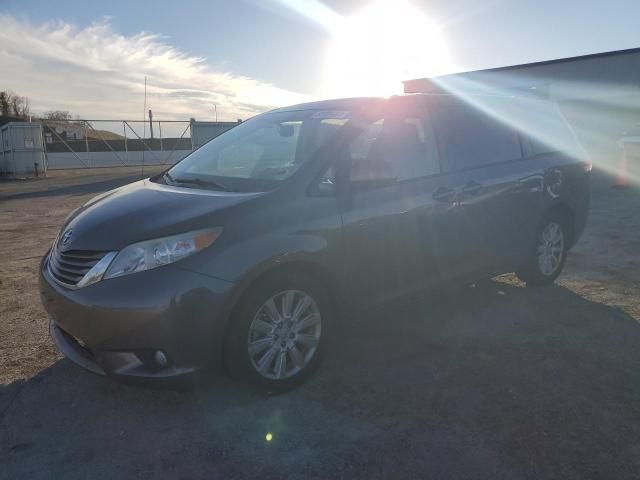 2012 Toyota Sienna XLE