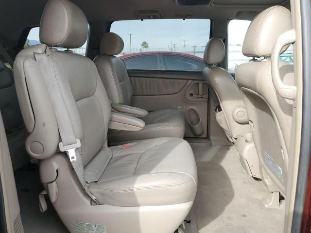 2004 Toyota Sienna XLE