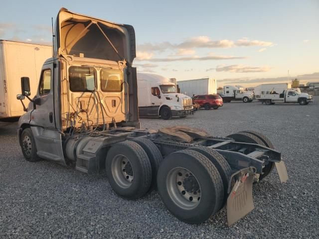 2017 Freightliner Cascadia 125