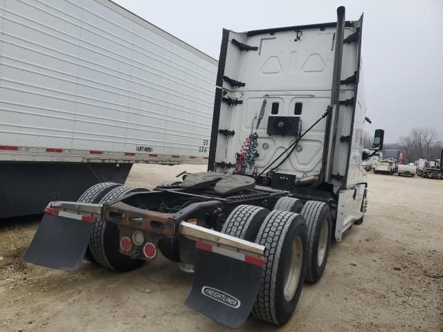 2015 Freightliner Cascadia 125