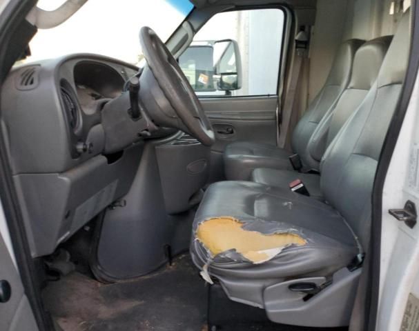 2006 Ford Econoline E450 Super Duty Cutaway Van