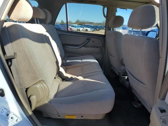 2004 Toyota Sequoia SR5