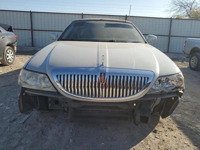 2006 Lincoln Town Car Signature Limited