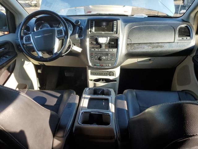 2012 Chrysler Town & Country Touring L