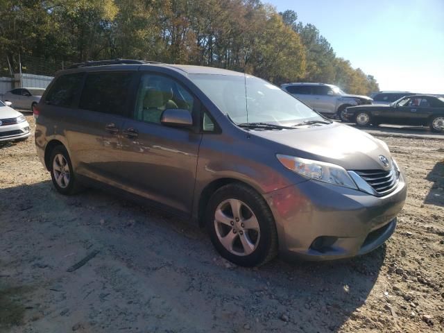 2013 Toyota Sienna LE