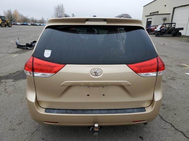 2014 Toyota Sienna LE