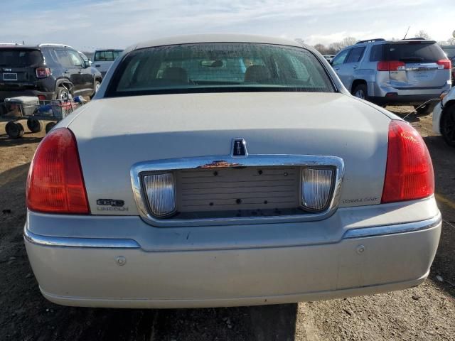 2004 Lincoln Town Car Ultimate