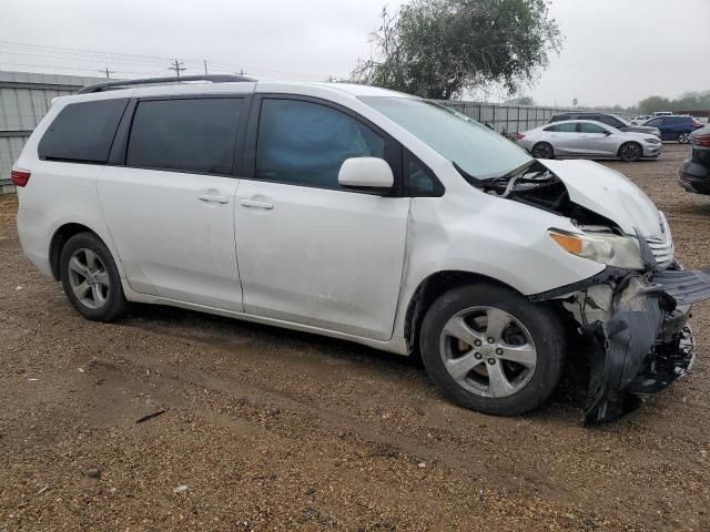 2017 Toyota Sienna LE