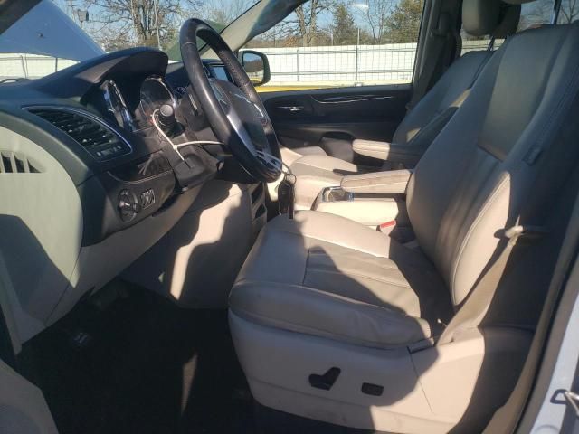 2013 Chrysler Town & Country Touring