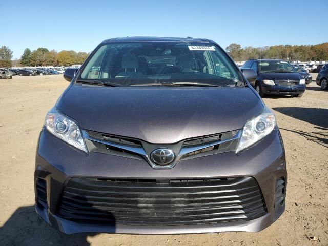 2019 Toyota Sienna LE