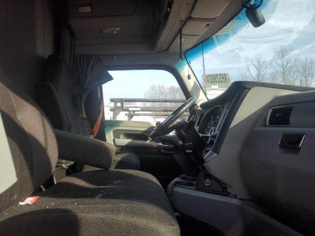 2020 Kenworth Construction T680
