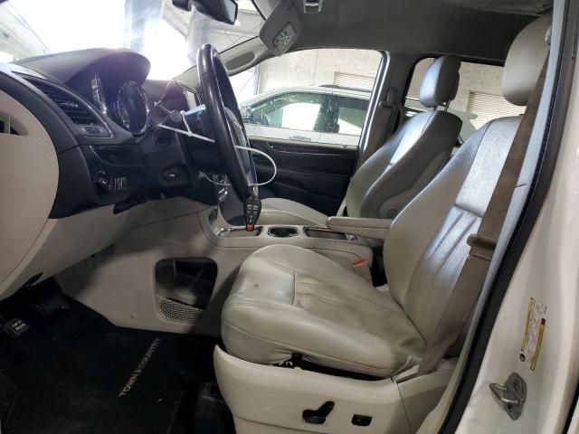 2013 Chrysler Town & Country Touring L