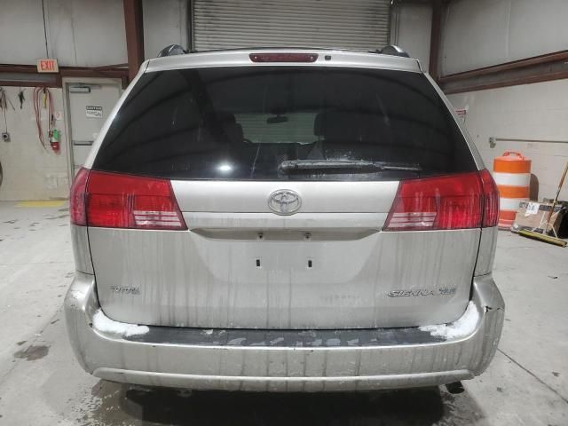 2004 Toyota Sienna XLE