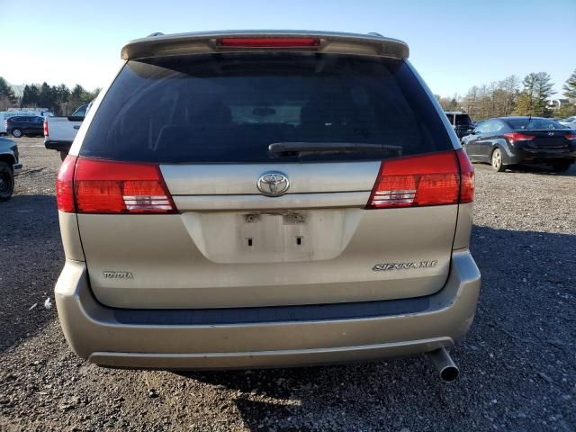 2004 Toyota Sienna XLE