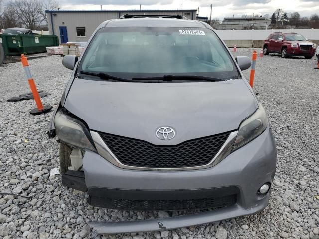 2016 Toyota Sienna SE