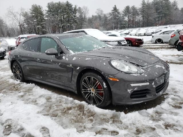 2016 Porsche Panamera 2