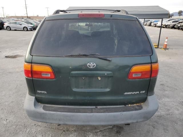 1999 Toyota Sienna CE