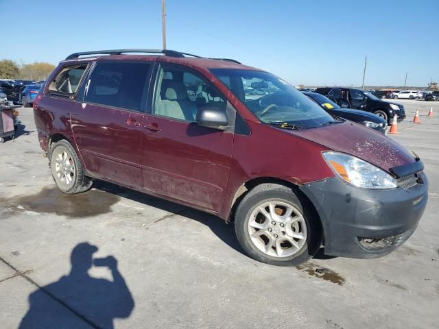 2004 Toyota Sienna LE