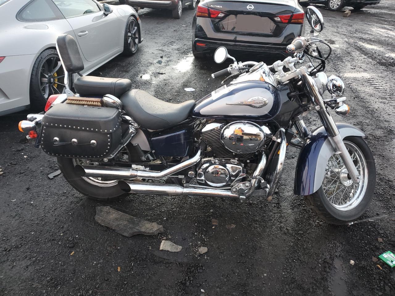 2001 Honda VT750 CD2