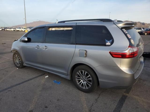 2018 Toyota Sienna XLE