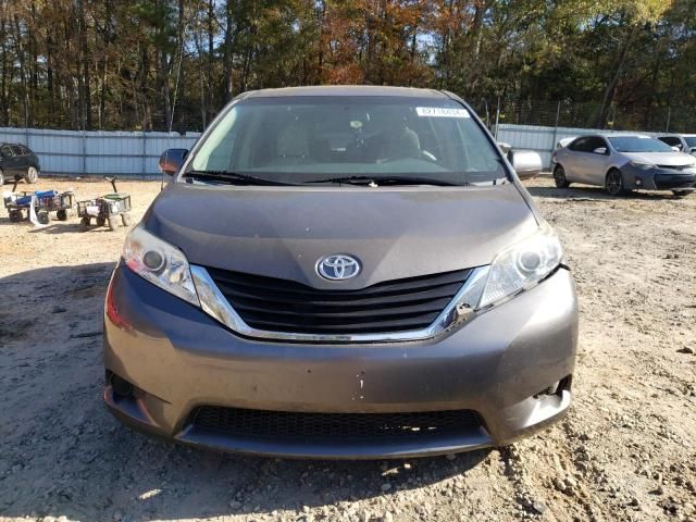 2013 Toyota Sienna LE