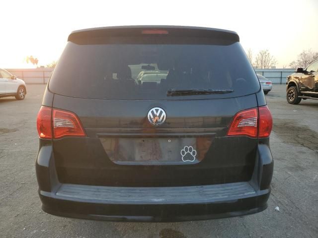 2012 Volkswagen Routan SE