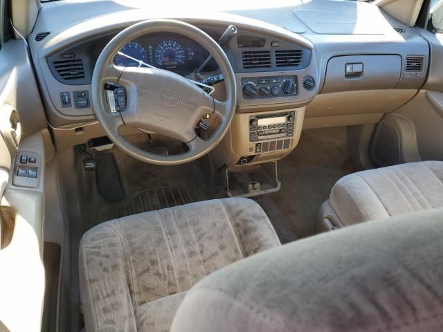 2003 Toyota Sienna LE